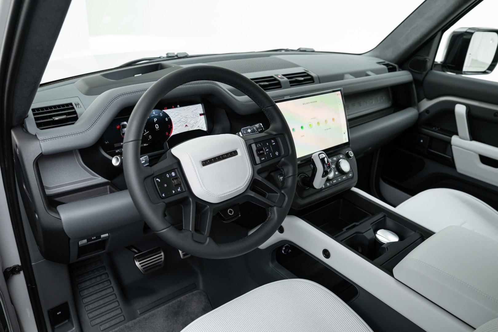 2026 LAND ROVER DEFENDER P635 OCTA GCC DEALER WARRANTY & SERVICES
